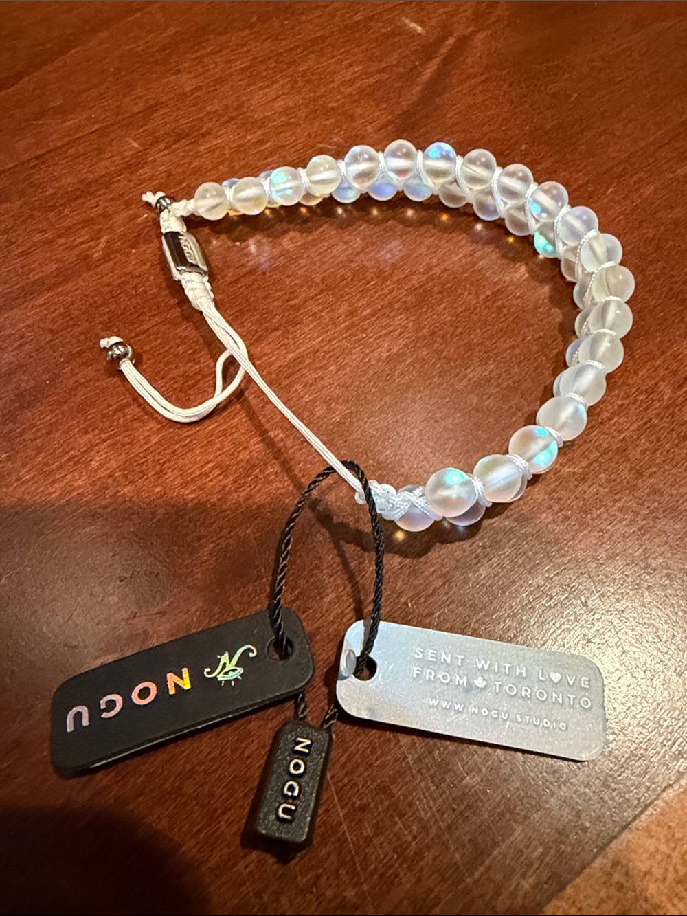 Nogu Adjustable Iridescent Beaded Bracelet - White/Cream